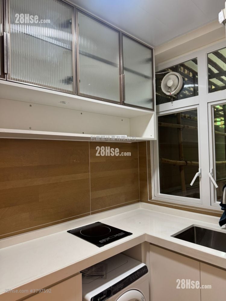 乐声大厦 售盘 1 房 390 平方尺