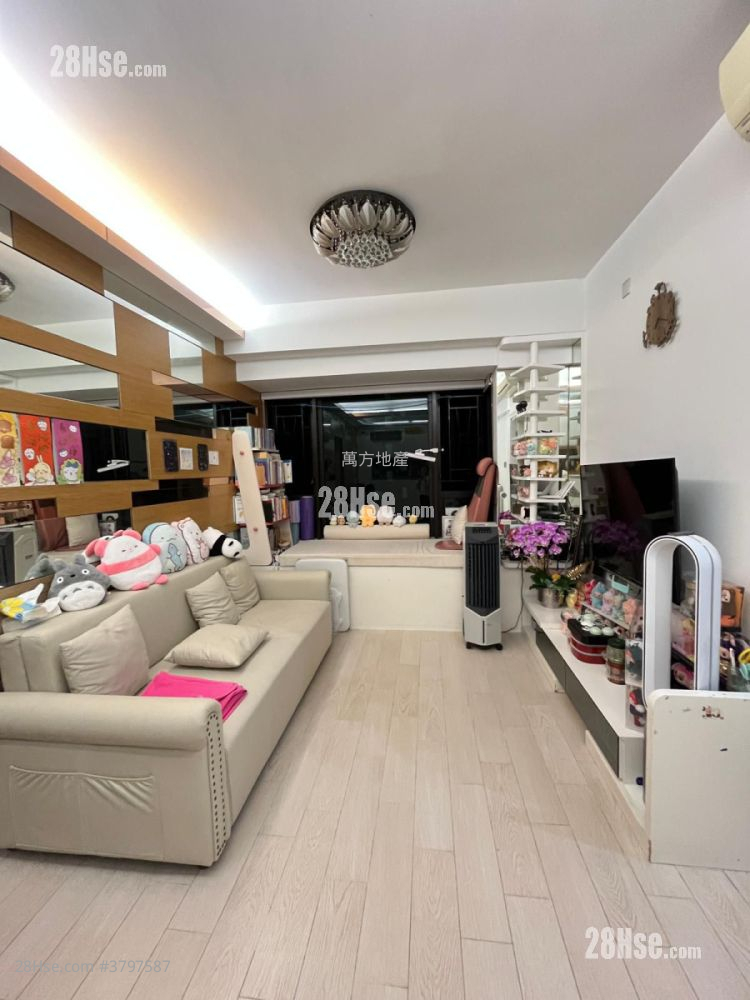 Castello Sell 2 Bedrooms , 1 Bathroom 556 ft²