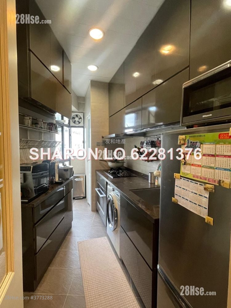 Edward Mansion Sell 3 Bedrooms , 3 Bathrooms 1,109 ft²