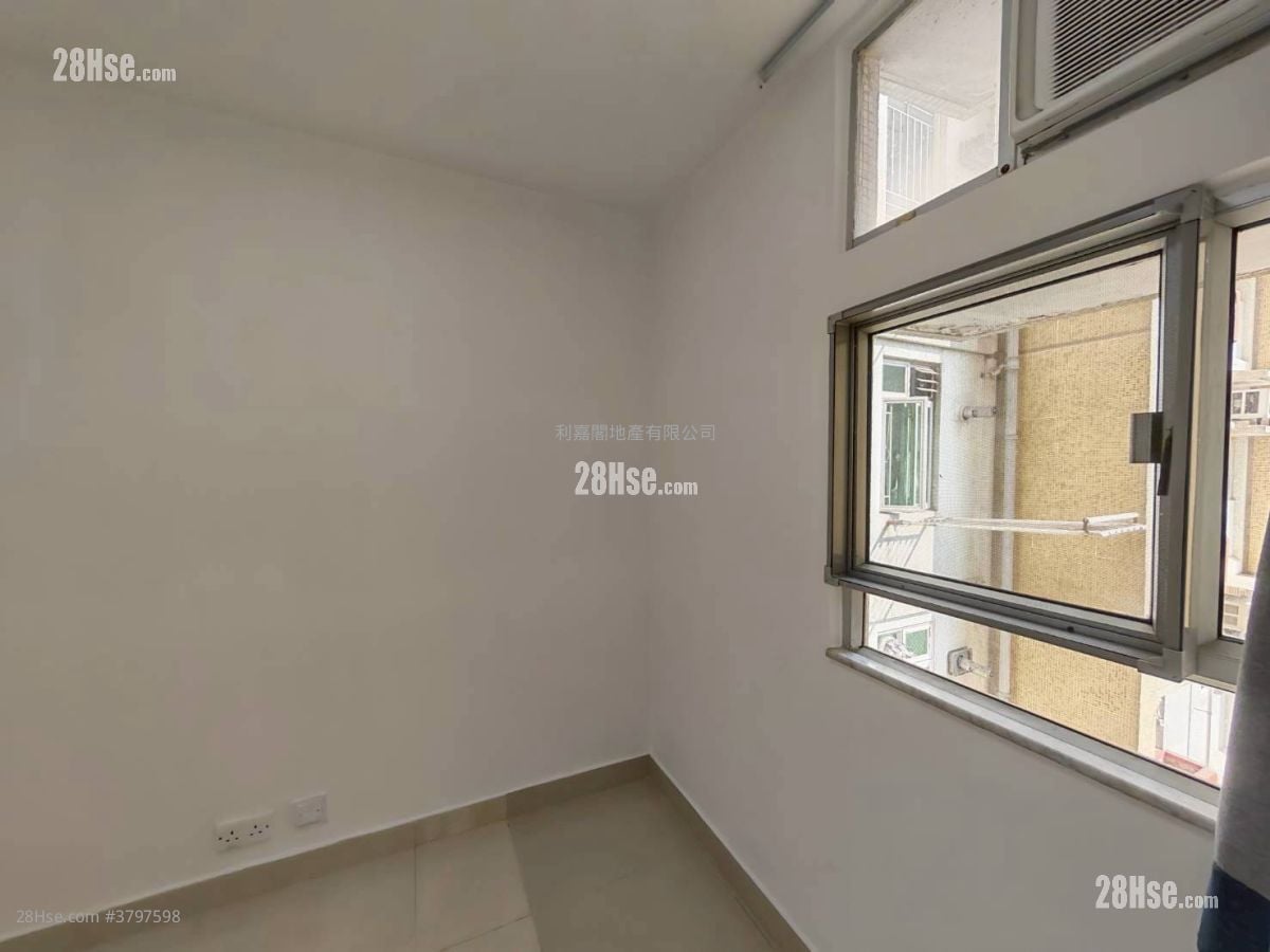 青泰苑 售盘 2 房 , 1 浴室 401 平方尺