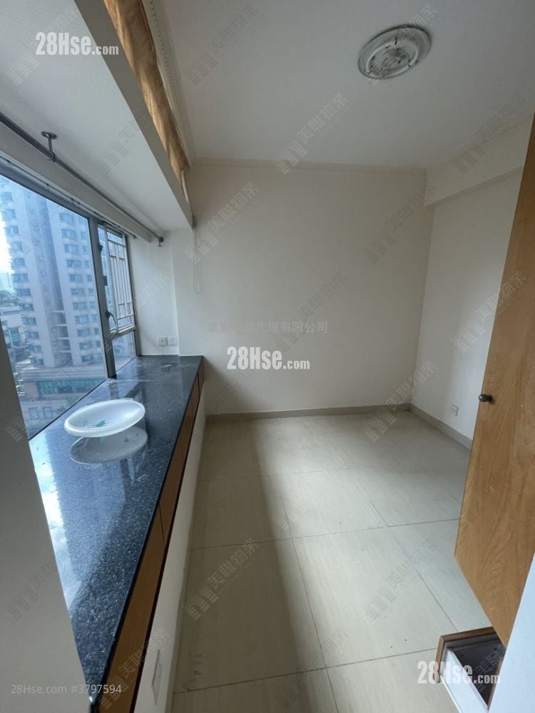 Belair Monte Sell 3 Bedrooms 612 ft²