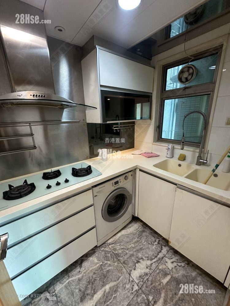 kitchen: Harbour Green Rental 2 Bedrooms , 1 Bathroom 482 ft²