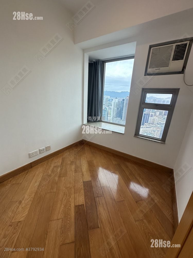 bedroom 1: Harbour Green Rental 2 Bedrooms , 1 Bathroom 482 ft²