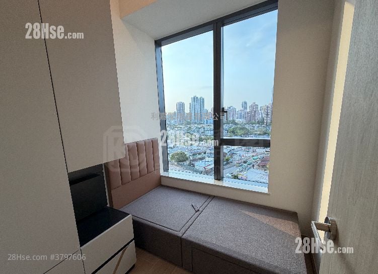 Hava Sell 2 Bedrooms , 1 Bathroom 395 ft²