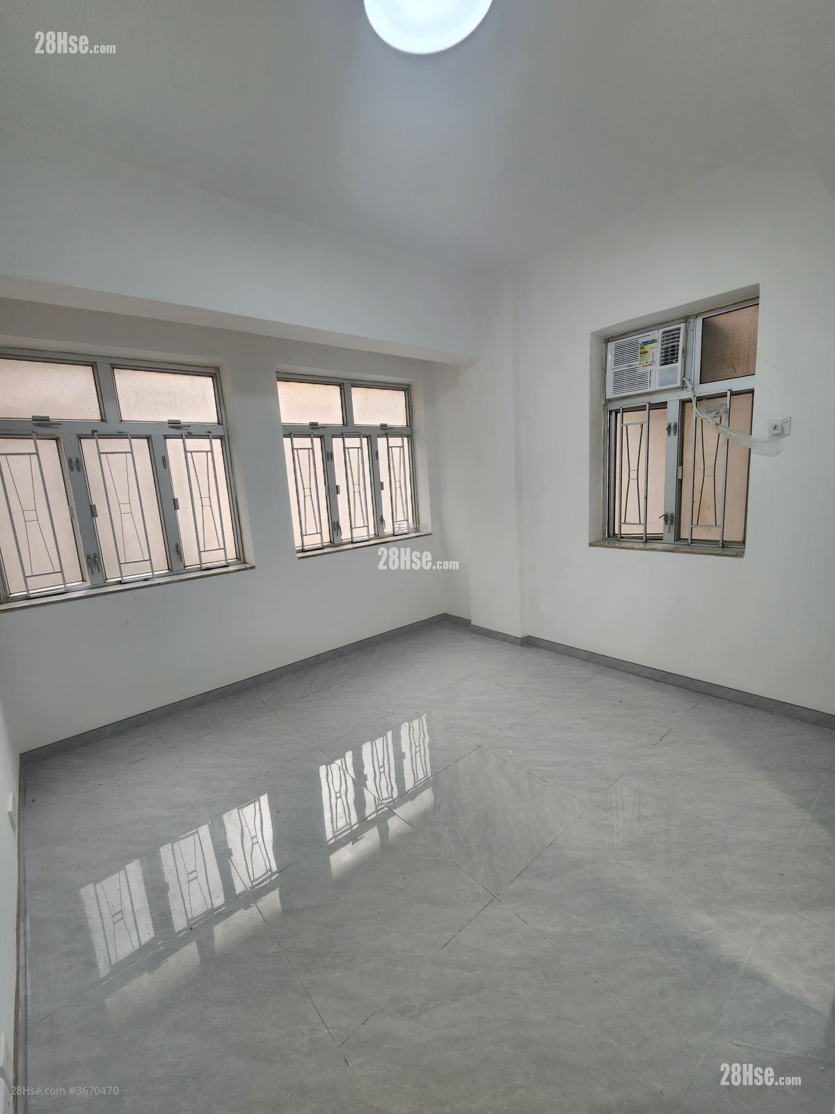 Chung Wo Building Rental Studio , 1 Bathroom 200 ft²