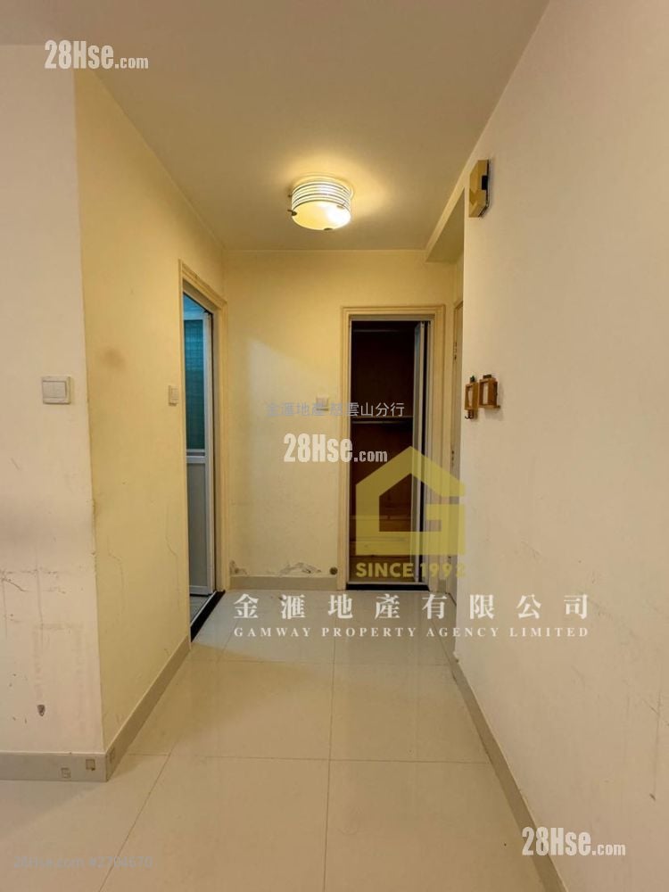 Lung Poon Court Sell 2 Bedrooms , 1 Bathroom 383 ft²