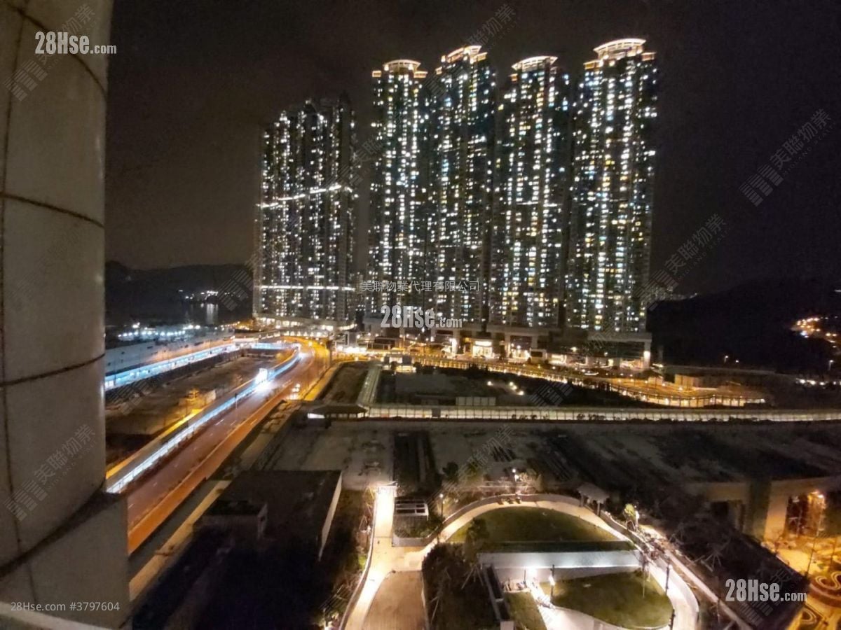 The Capitol Sell 3 Bedrooms , 2 Bathrooms 681 ft²