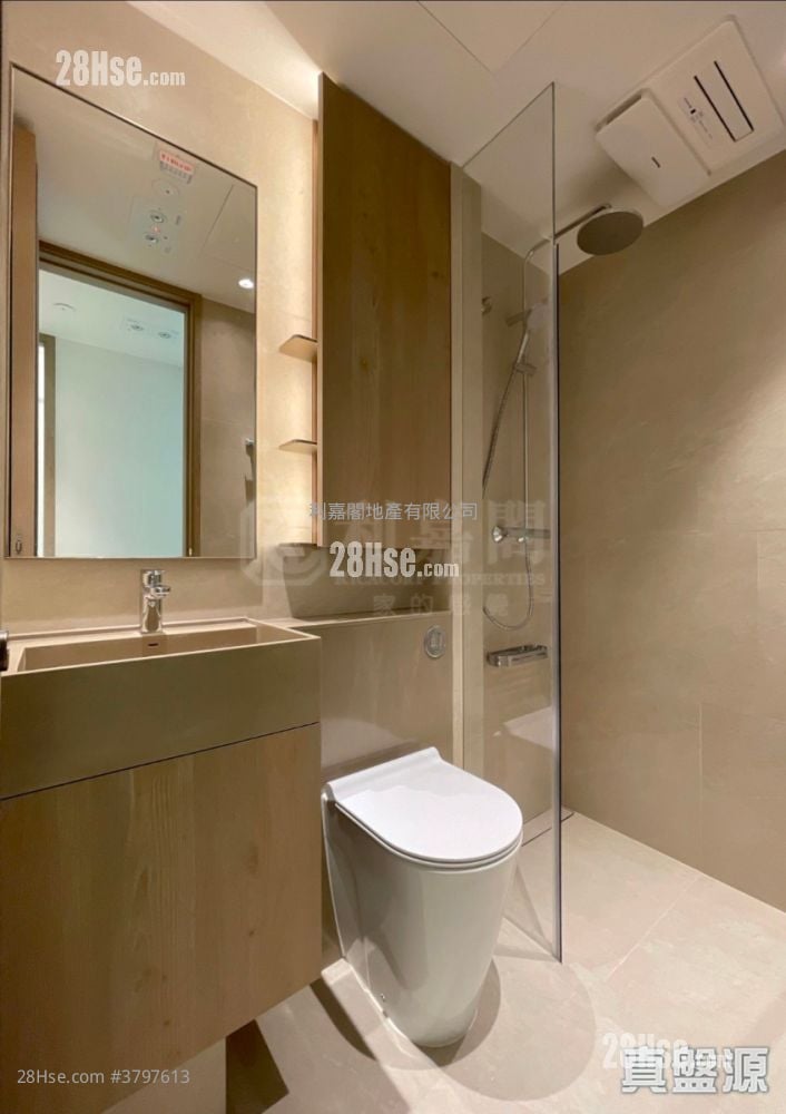 单幢楼房 租盘 245 平方尺