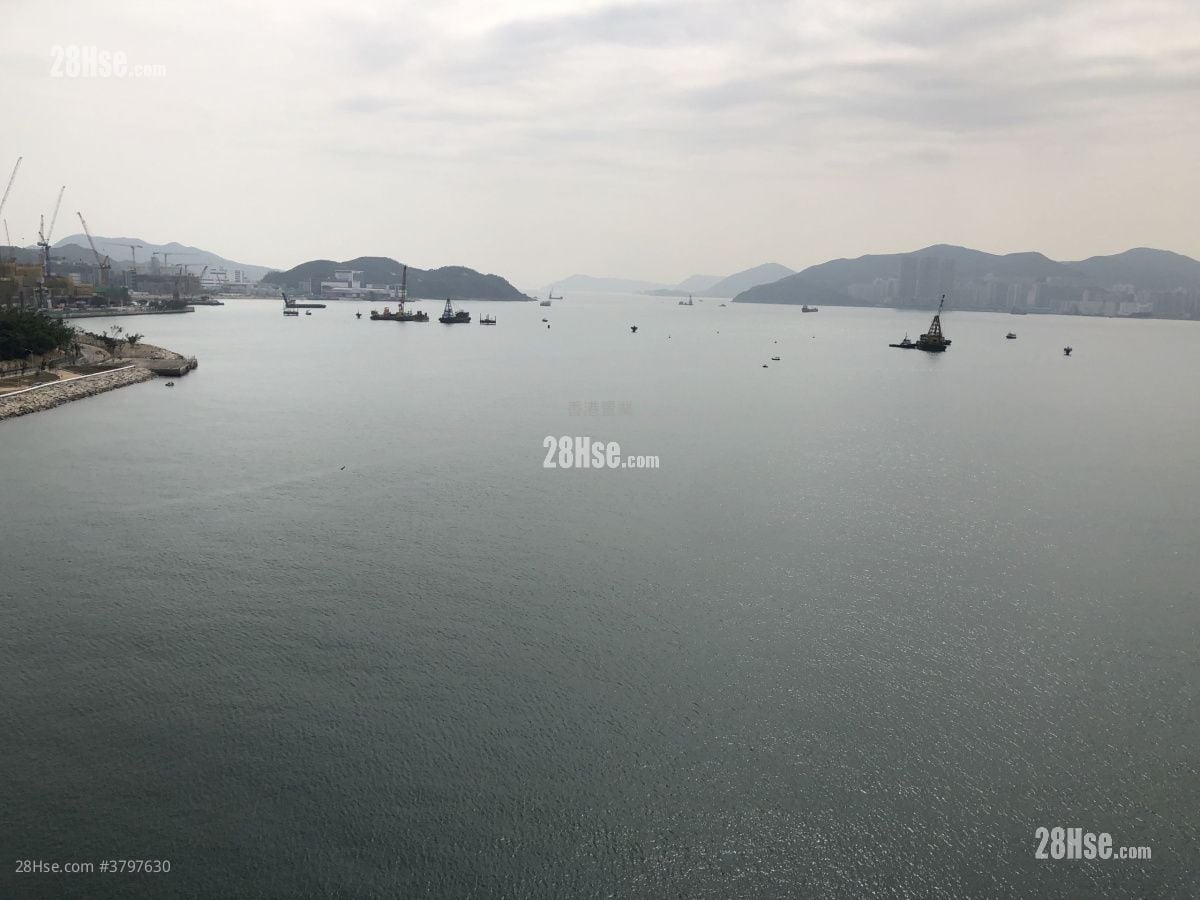 Monterey 售盘 4 房 , 2 浴室 931 平方尺