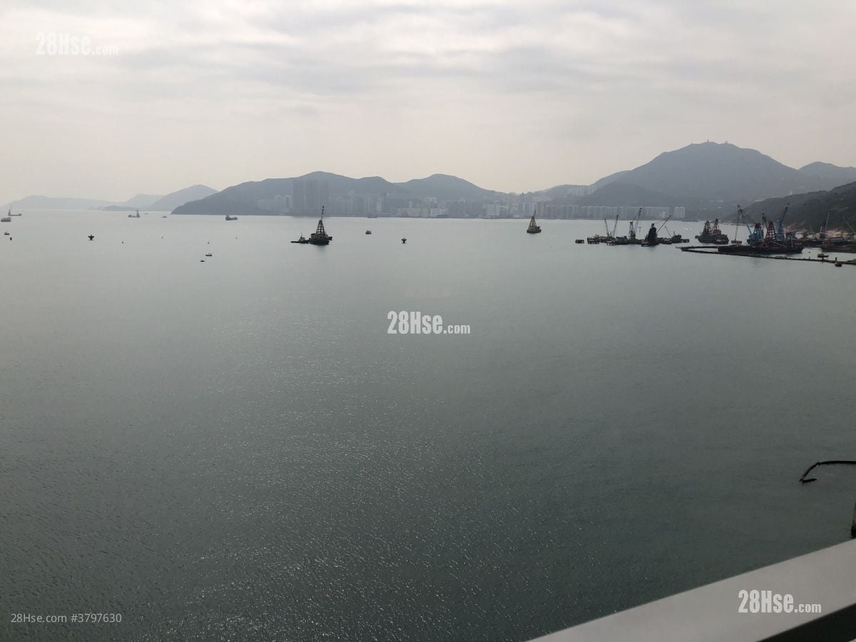 Monterey 售盘 4 房 , 2 浴室 931 平方尺