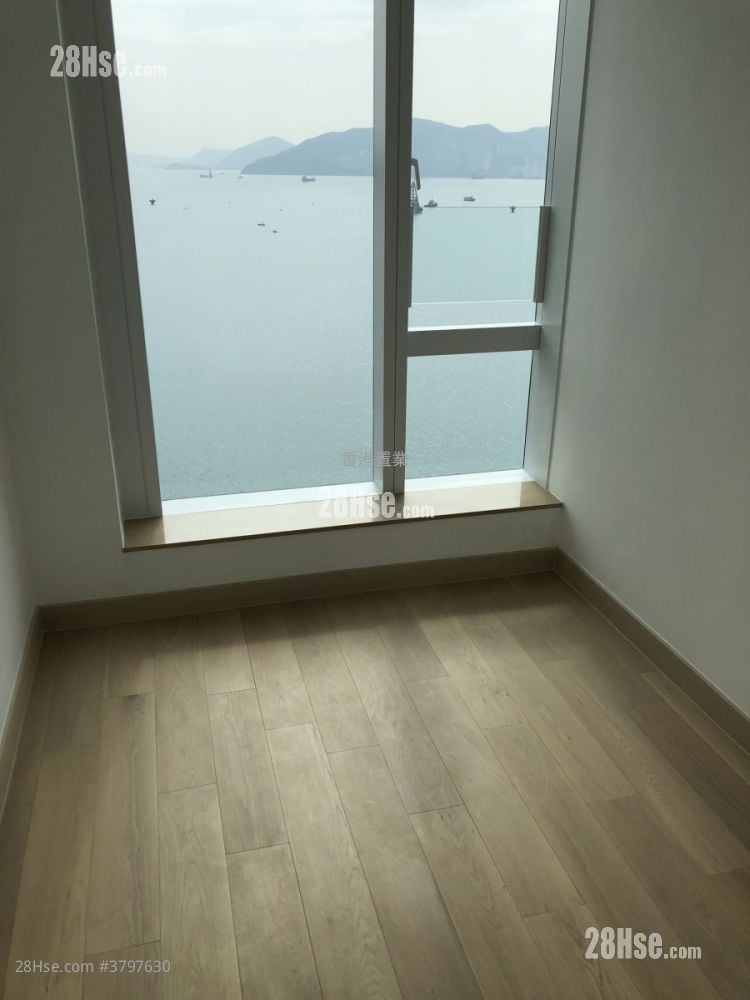 Monterey 售盘 4 房 , 2 浴室 931 平方尺