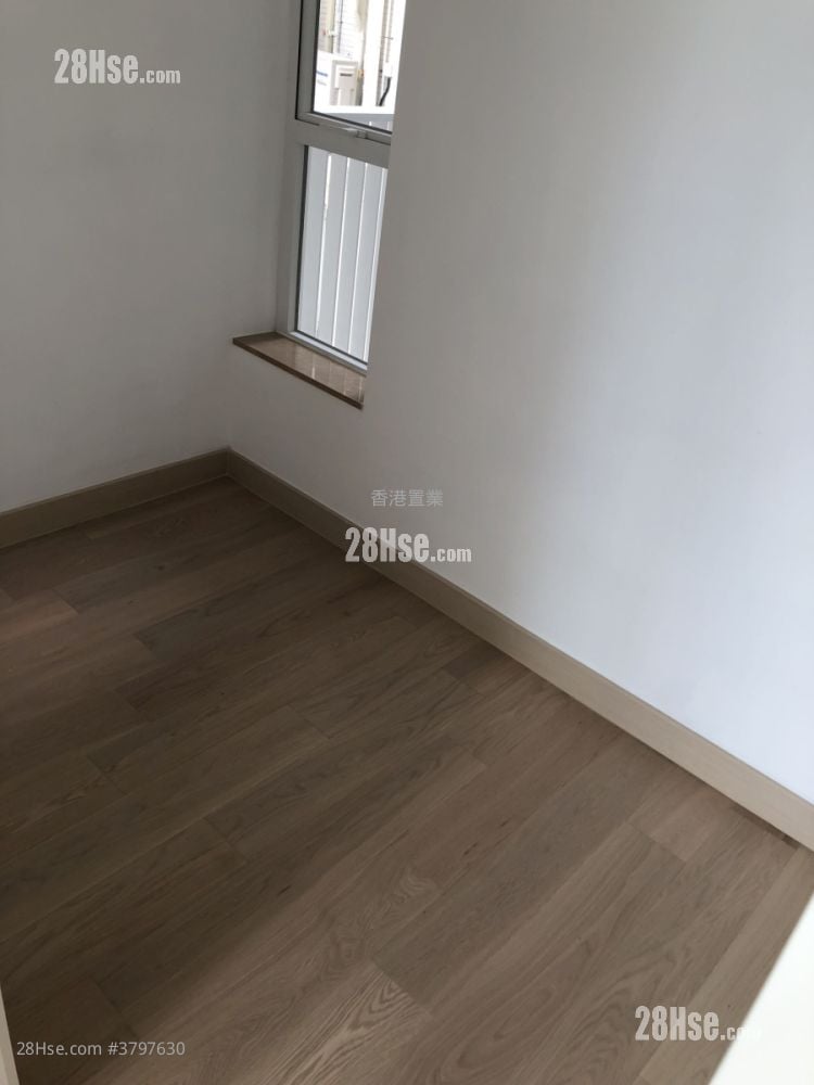 Monterey 售盘 4 房 , 2 浴室 931 平方尺