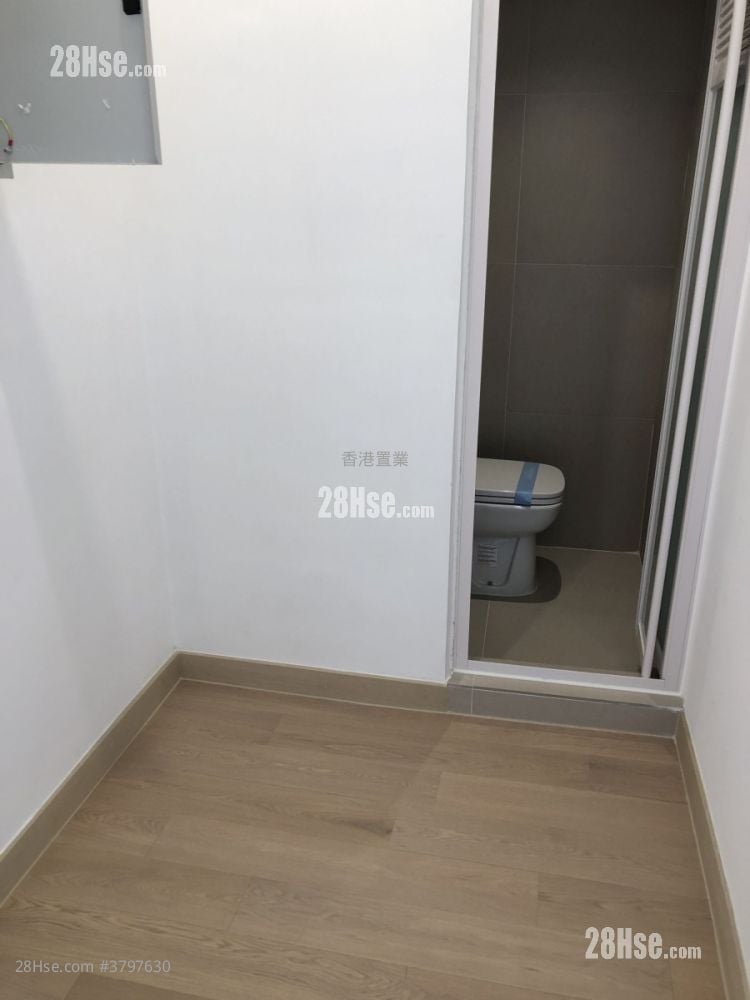 Monterey 售盘 4 房 , 2 浴室 931 平方尺