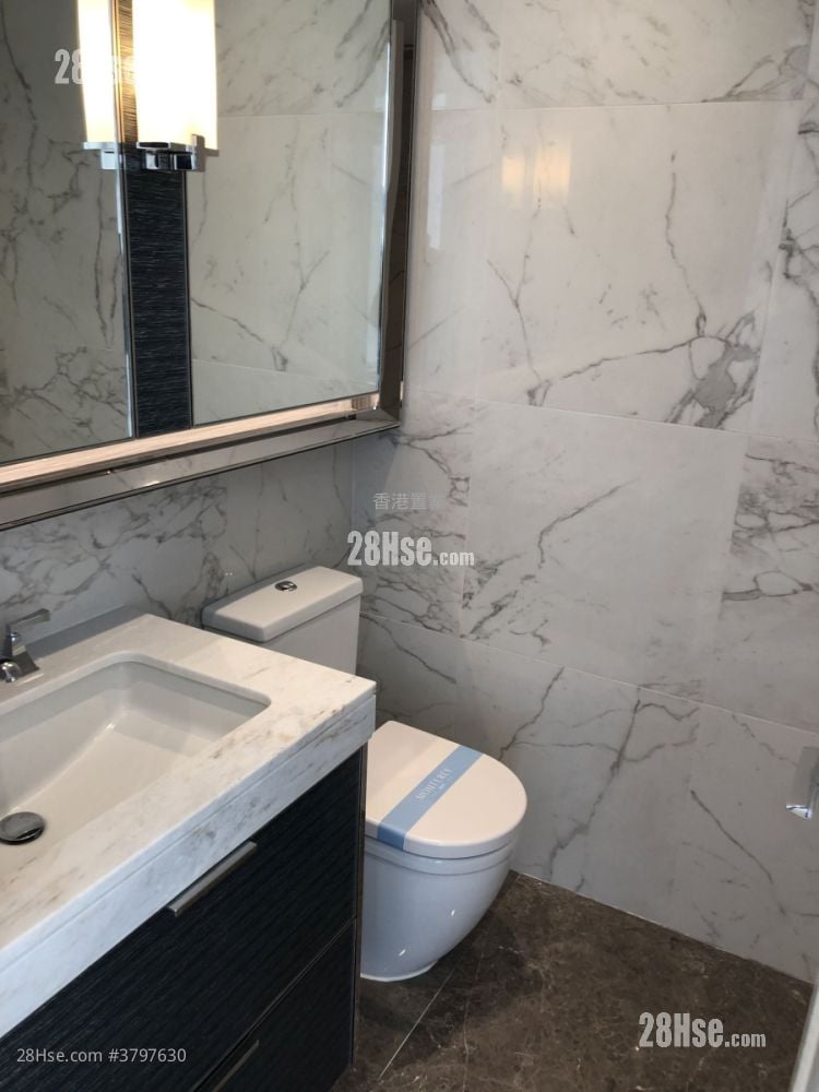 Monterey 售盘 4 房 , 2 浴室 931 平方尺