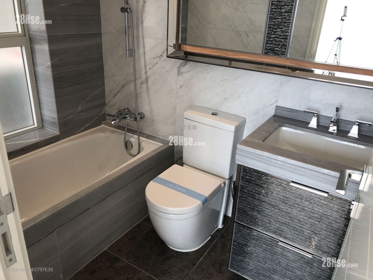 Monterey 售盘 4 房 , 2 浴室 931 平方尺