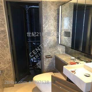 Eddie 梁生61280235   特大房2廳+1貯  露台單位對流窗