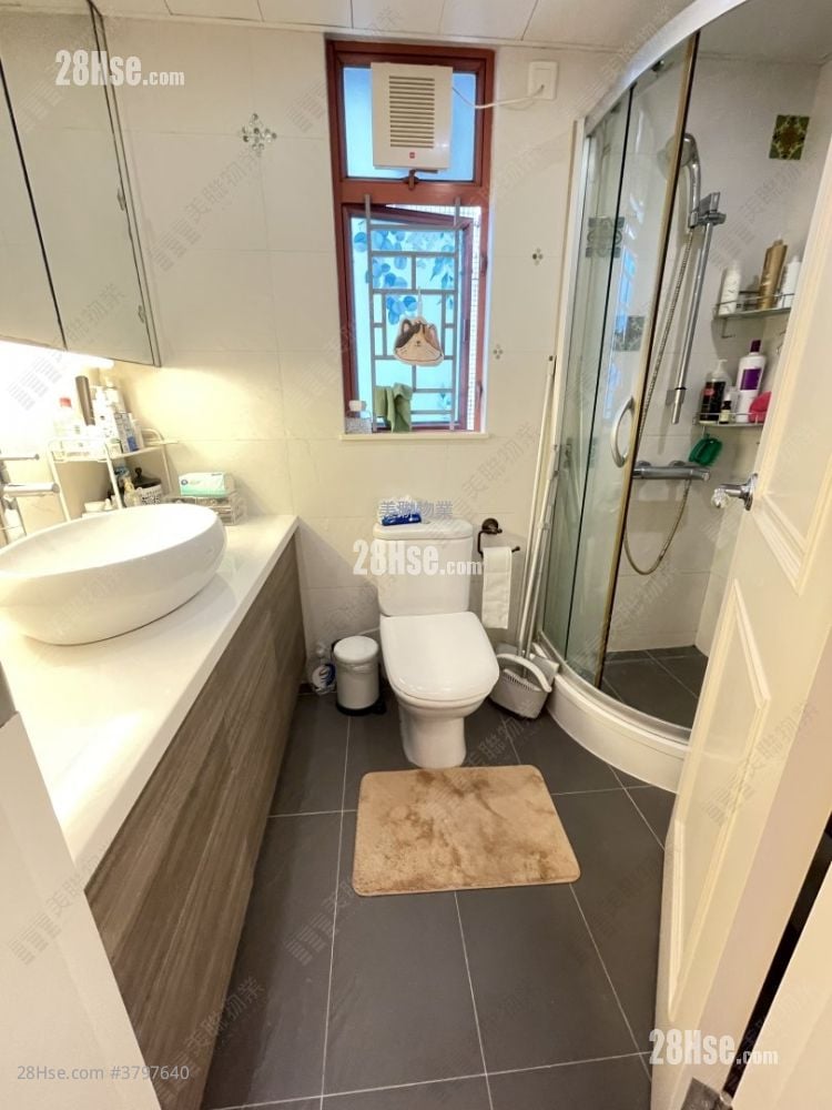 蔚翠花园 售盘 3 房 , 2 浴室 716 平方尺