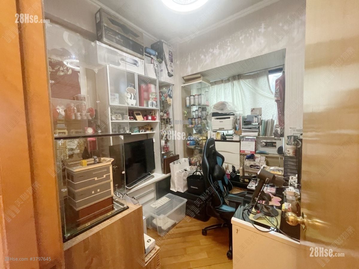 豪峰岭 售盘 4 房 , 2 浴室 946 平方尺