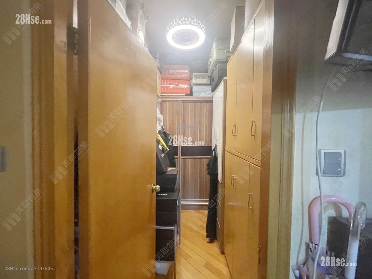 豪峰岭 售盘 4 房 , 2 浴室 946 平方尺