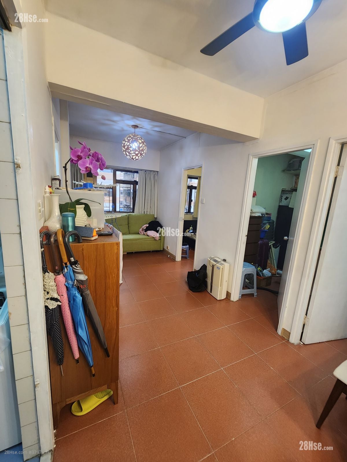 Cosmopolitan Estate Sell 3 Bedrooms , 1 Bathroom 425 ft²