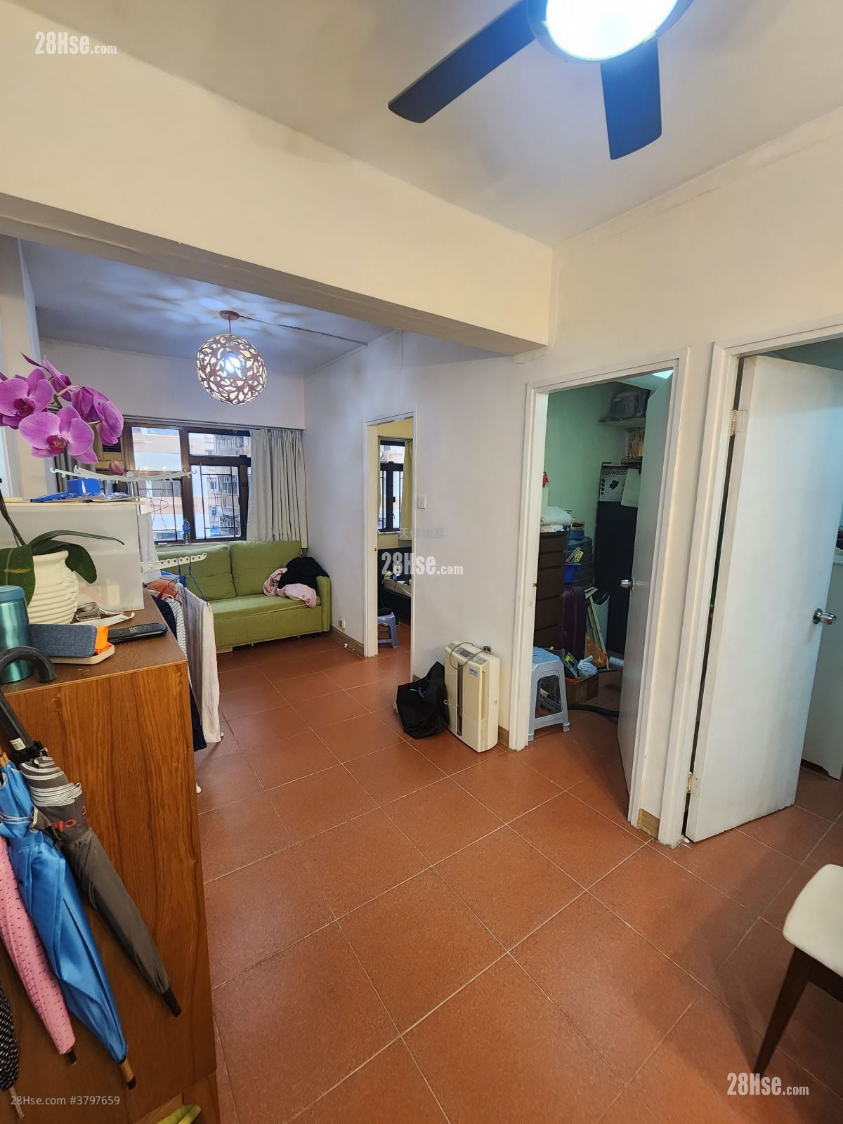 Cosmopolitan Estate Sell 3 Bedrooms , 1 Bathroom 425 ft²