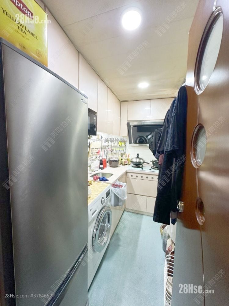 Flora Plaza Sell 2 Bedrooms , 1 Bathroom 413 ft²