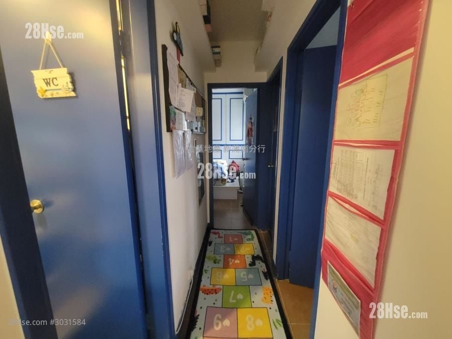 Hilltop Gardens Sell 3 Bedrooms , 2 Bathrooms 591 ft²