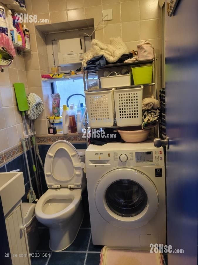 Hilltop Gardens Sell 3 Bedrooms , 2 Bathrooms 591 ft²