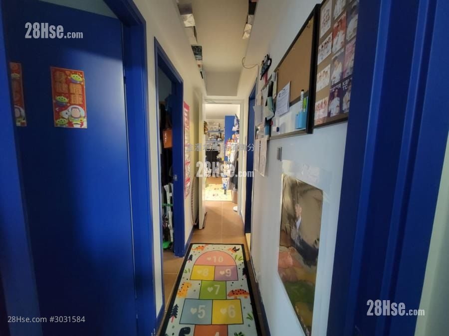 Hilltop Gardens Sell 3 Bedrooms , 2 Bathrooms 591 ft²