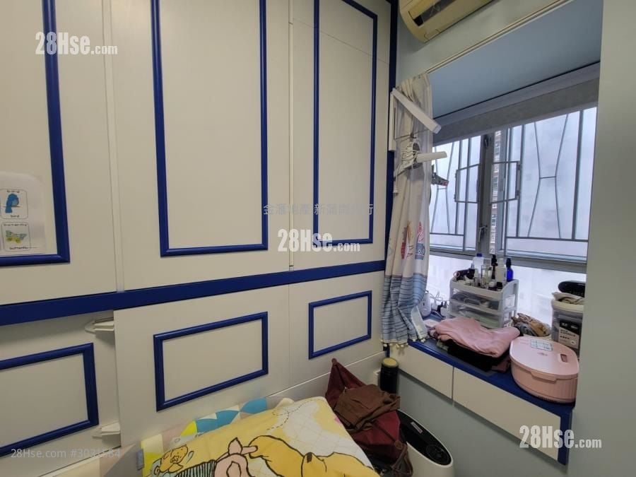 Hilltop Gardens Sell 3 Bedrooms , 2 Bathrooms 591 ft²