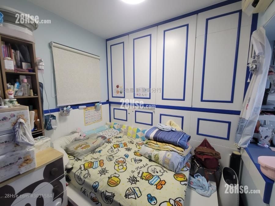 Hilltop Gardens Sell 3 Bedrooms , 2 Bathrooms 591 ft²