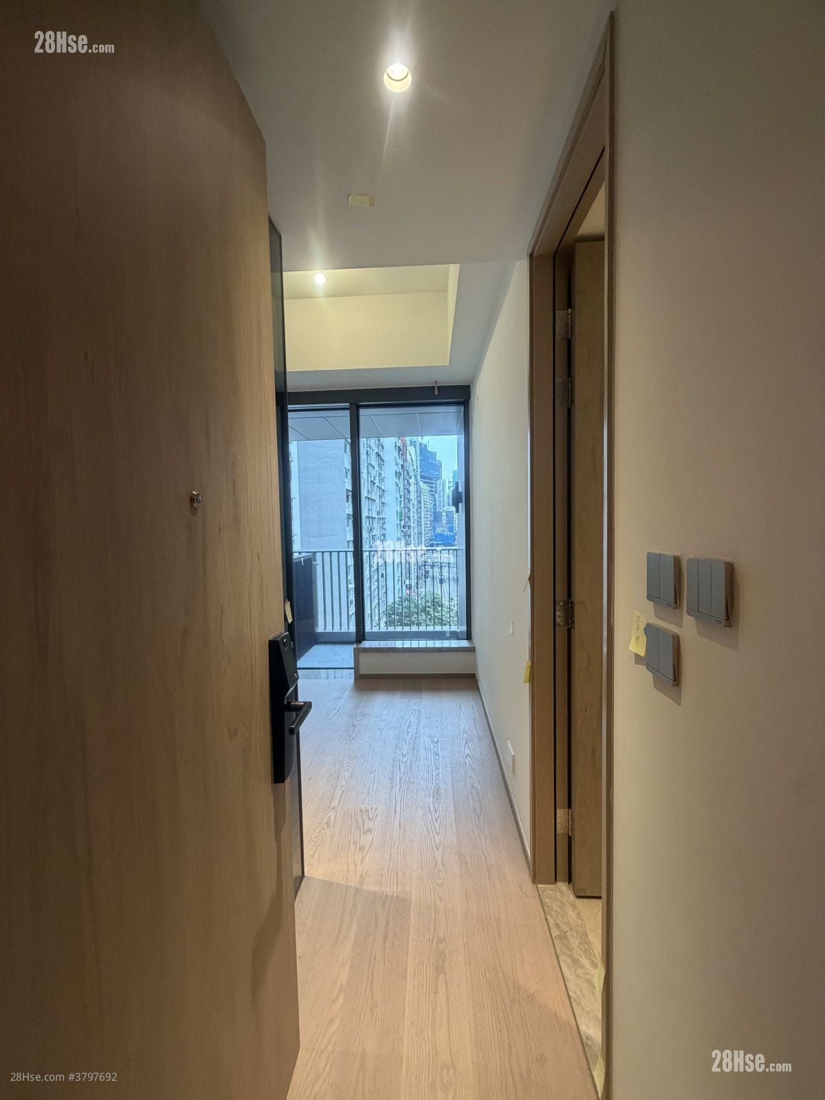 101 Kings Road 租盘 1 房 , 1 浴室 244 平方尺