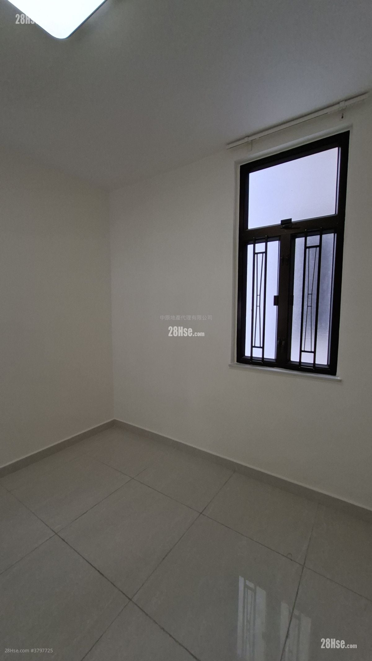 Luk Yeung Sun Chuen Rental 2 Bedrooms , 1 Bathroom 445 ft²