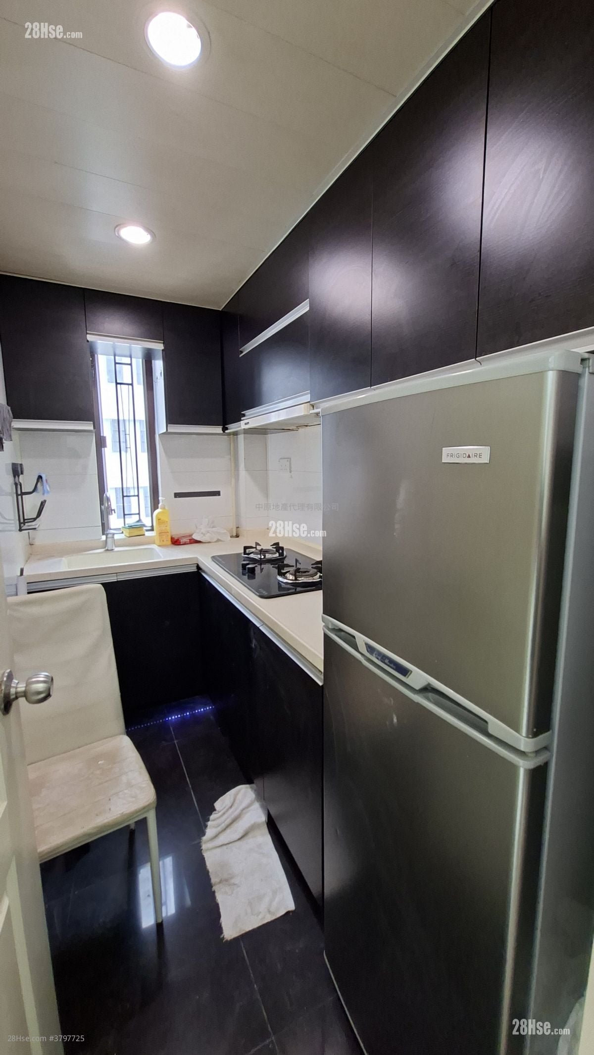 Luk Yeung Sun Chuen Rental 2 Bedrooms , 1 Bathroom 445 ft²