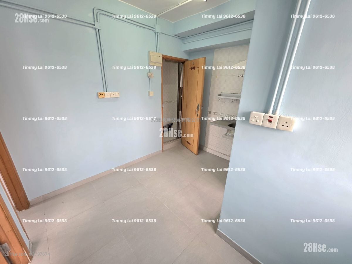 Man Ying Building Rental 2 Bedrooms , 1 Bathroom 220 ft²