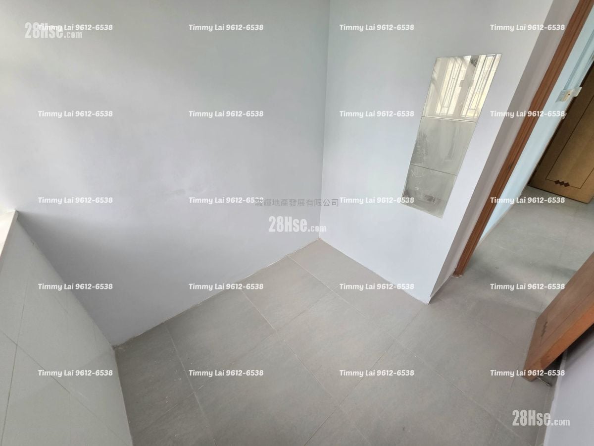 Man Ying Building Rental 2 Bedrooms , 1 Bathroom 220 ft²