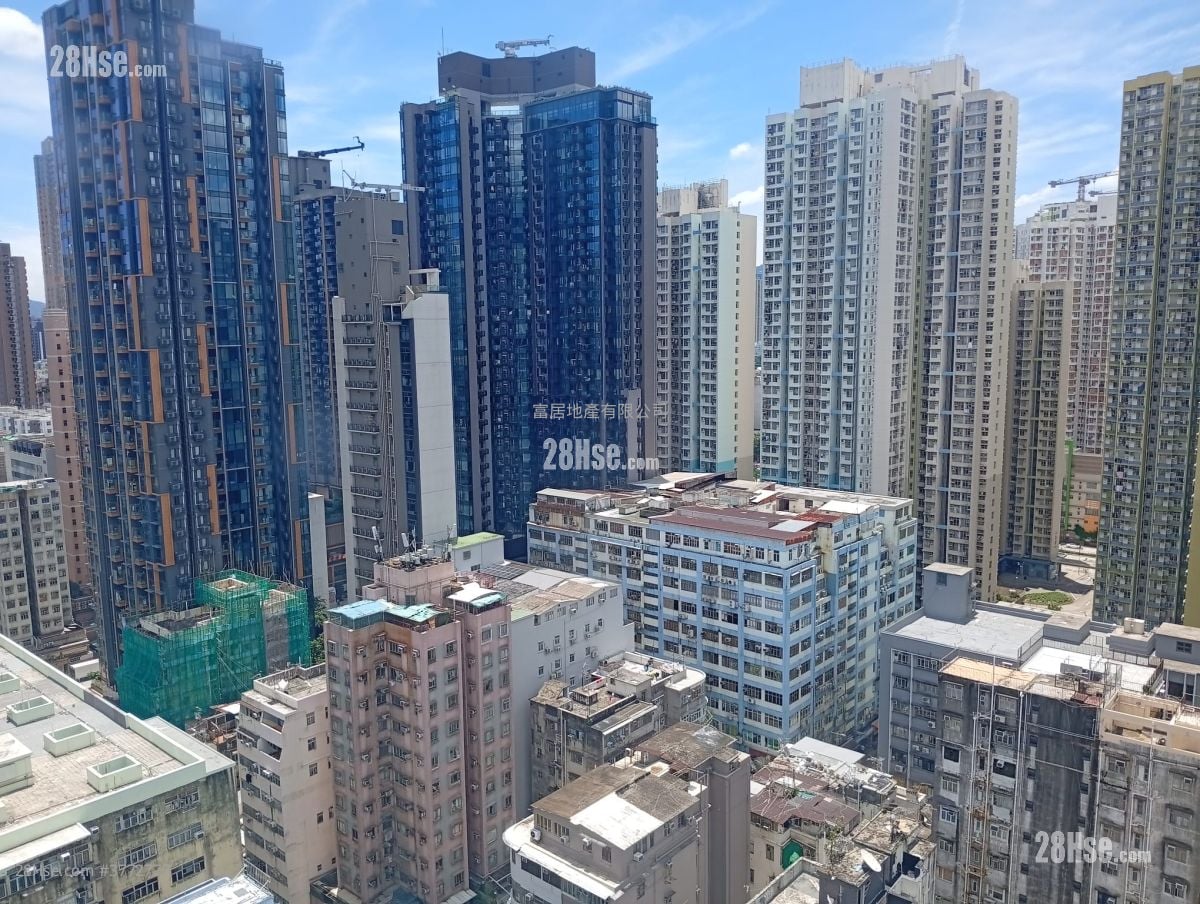 Peaceful Mansion Sell 2 Bedrooms , 1 Bathroom 340 ft²