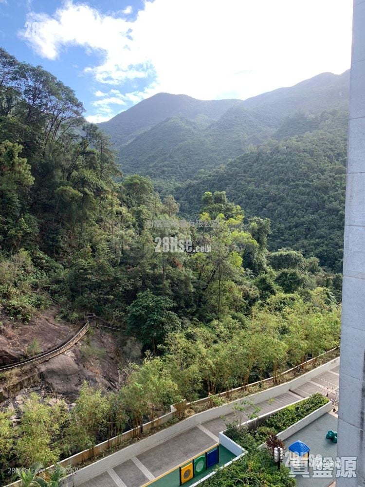 Kornhill Sell 3 Bedrooms , 2 Bathrooms 668 ft²