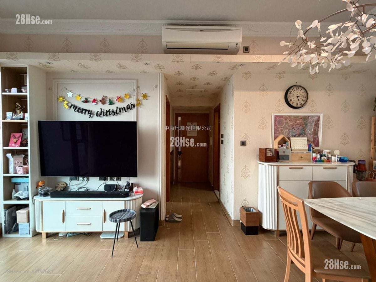 Chelsea Court Sell 4 Bedrooms , 2 Bathrooms 716 ft²