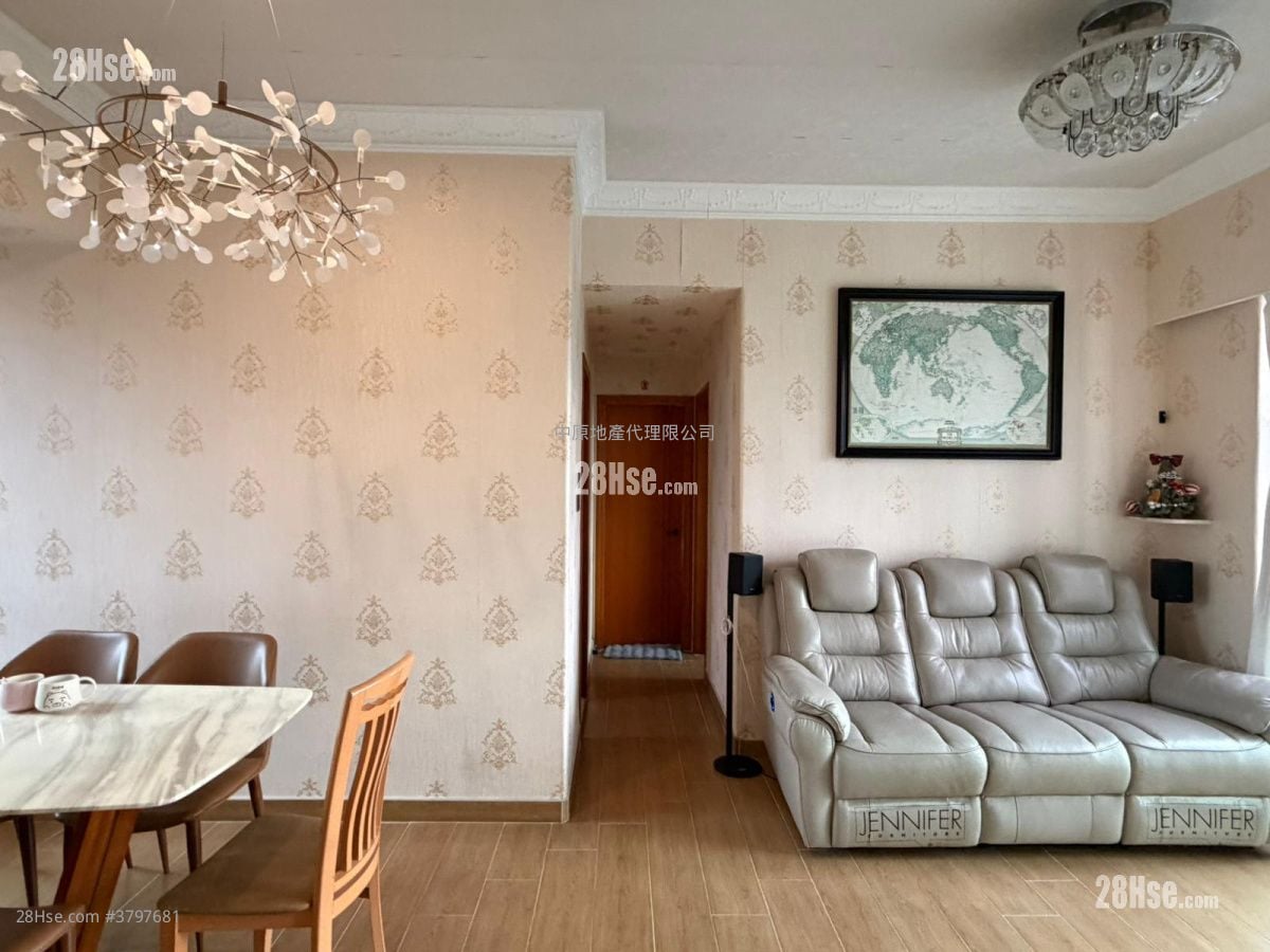 Chelsea Court Sell 4 Bedrooms , 2 Bathrooms 716 ft²