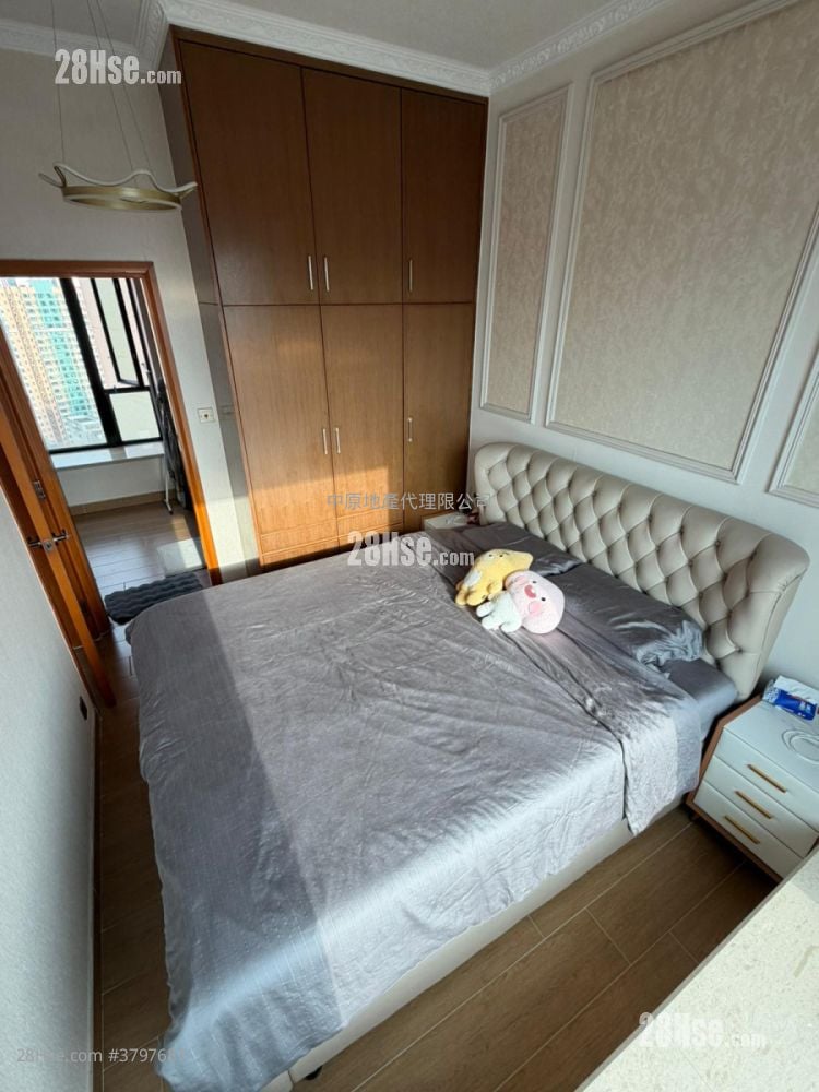 Chelsea Court Sell 4 Bedrooms , 2 Bathrooms 716 ft²