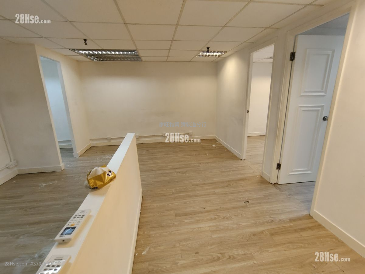 Tai Sang Bank Building Rental 4 Bedrooms , 1 Toilet