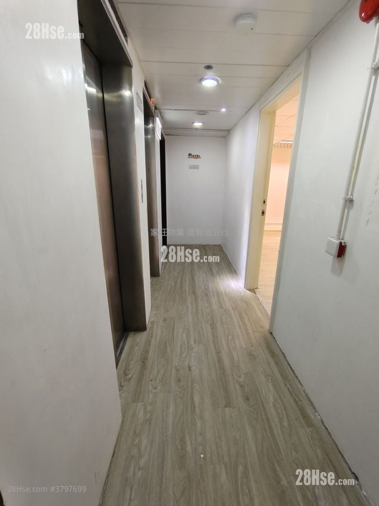 Tai Sang Bank Building Rental 4 Bedrooms , 1 Toilet