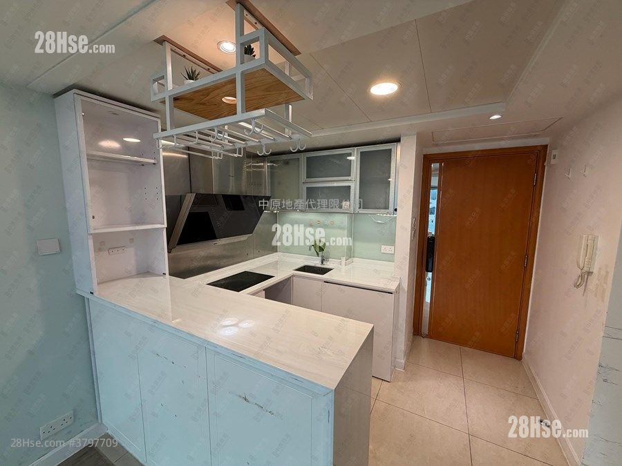 Chelsea Court Sell 2 Bedrooms , 1 Bathroom 450 ft²