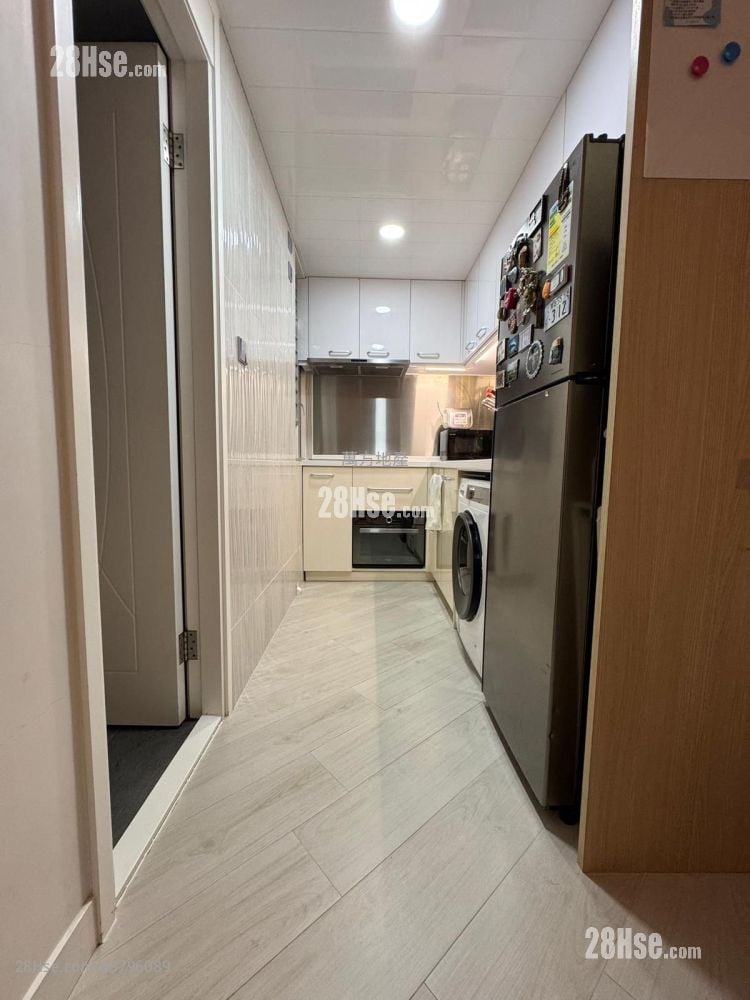 Choi Wo Court Sell 2 Bedrooms , 1 Bathroom 477 ft²