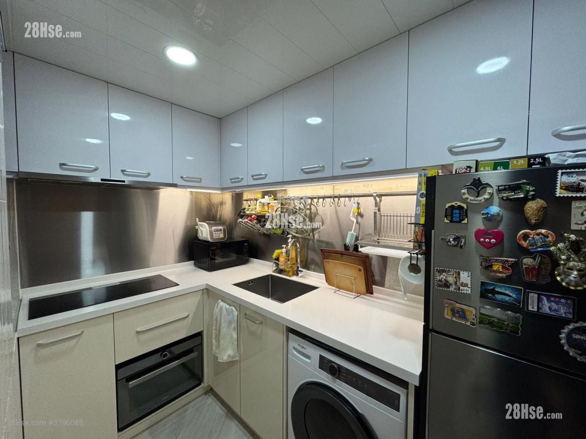 Choi Wo Court Sell 2 Bedrooms , 1 Bathroom 477 ft²