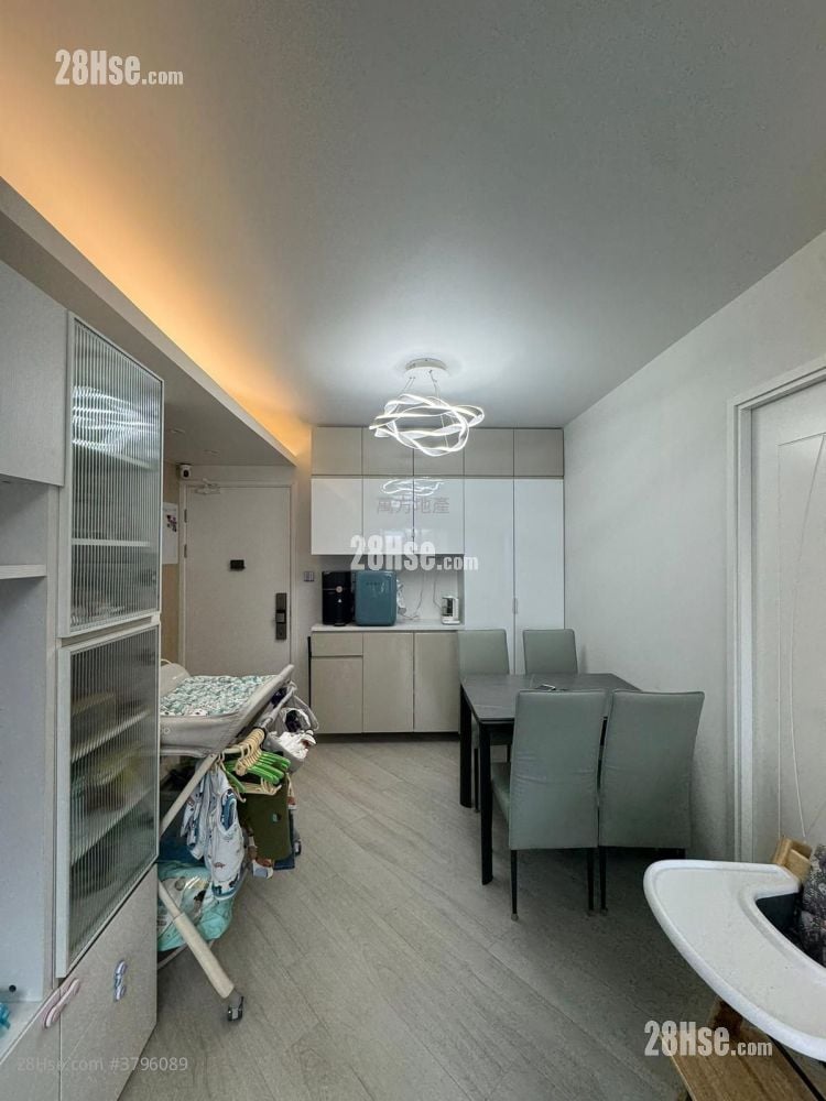 Choi Wo Court Sell 2 Bedrooms , 1 Bathroom 477 ft²