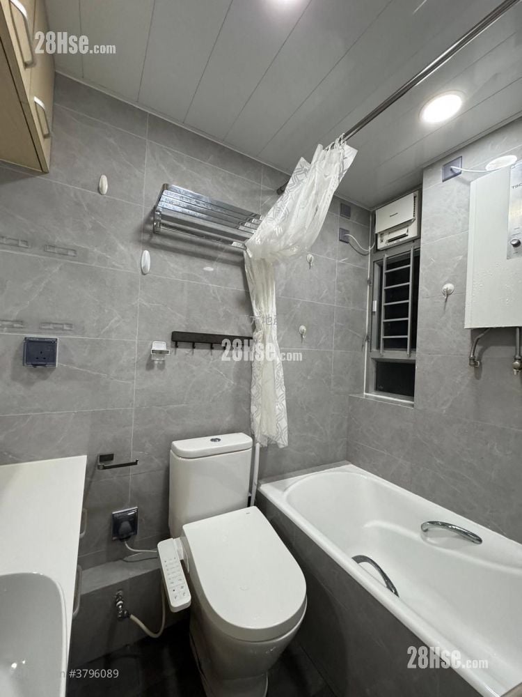 Choi Wo Court Sell 2 Bedrooms , 1 Bathroom 477 ft²