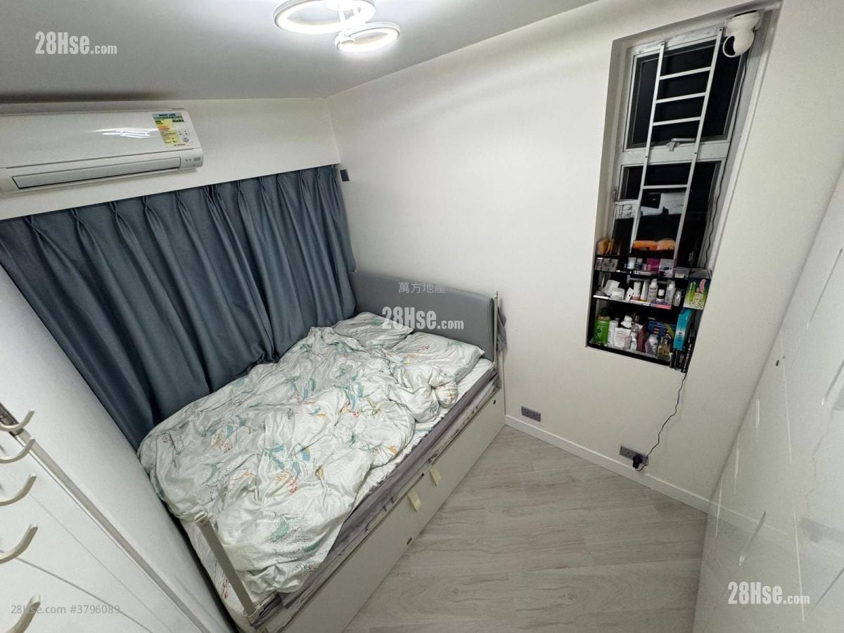 Choi Wo Court Sell 2 Bedrooms , 1 Bathroom 477 ft²