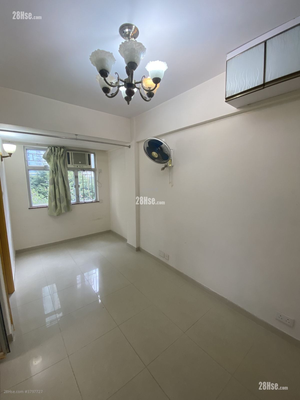 三喜大厦 租盘 1 房 242 平方尺